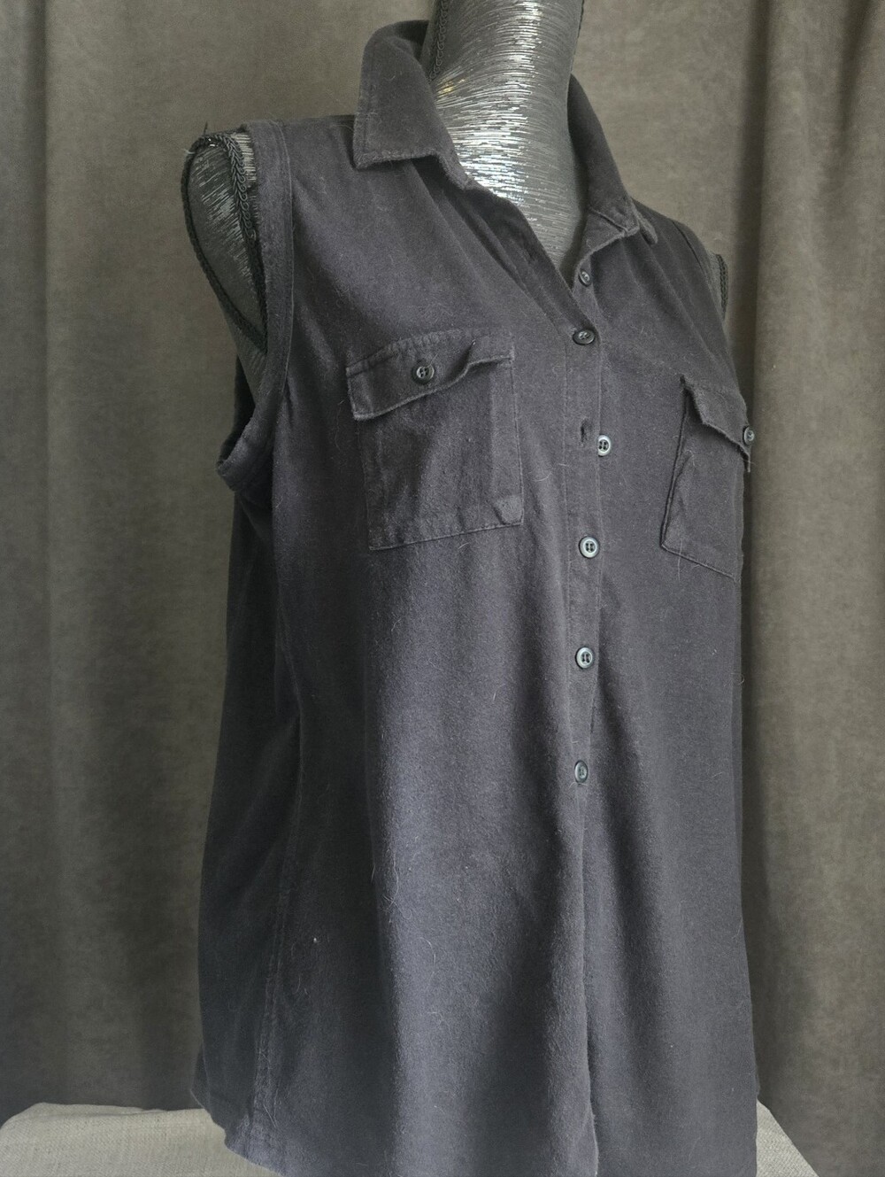 Sleeveless Button-Front Black Shirt with Chest Pockets
